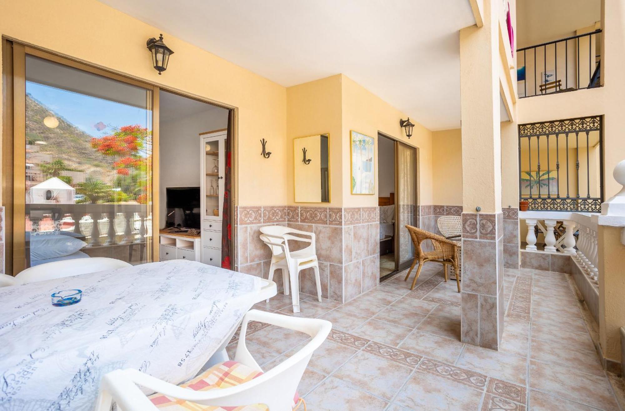 Castle Harbour Melanie'S Apartment By Lovetenerife لوس كريستيانوس المظهر الخارجي الصورة