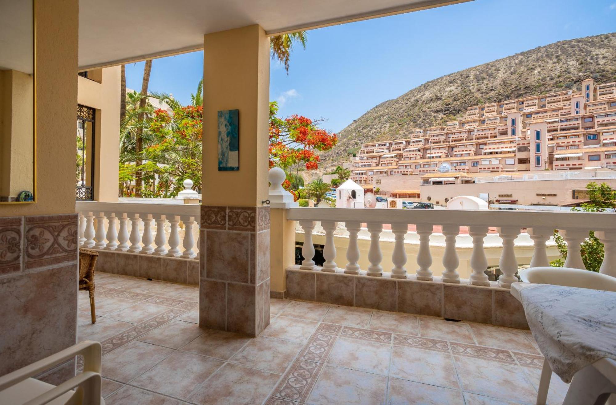 Castle Harbour Melanie'S Apartment By Lovetenerife لوس كريستيانوس المظهر الخارجي الصورة