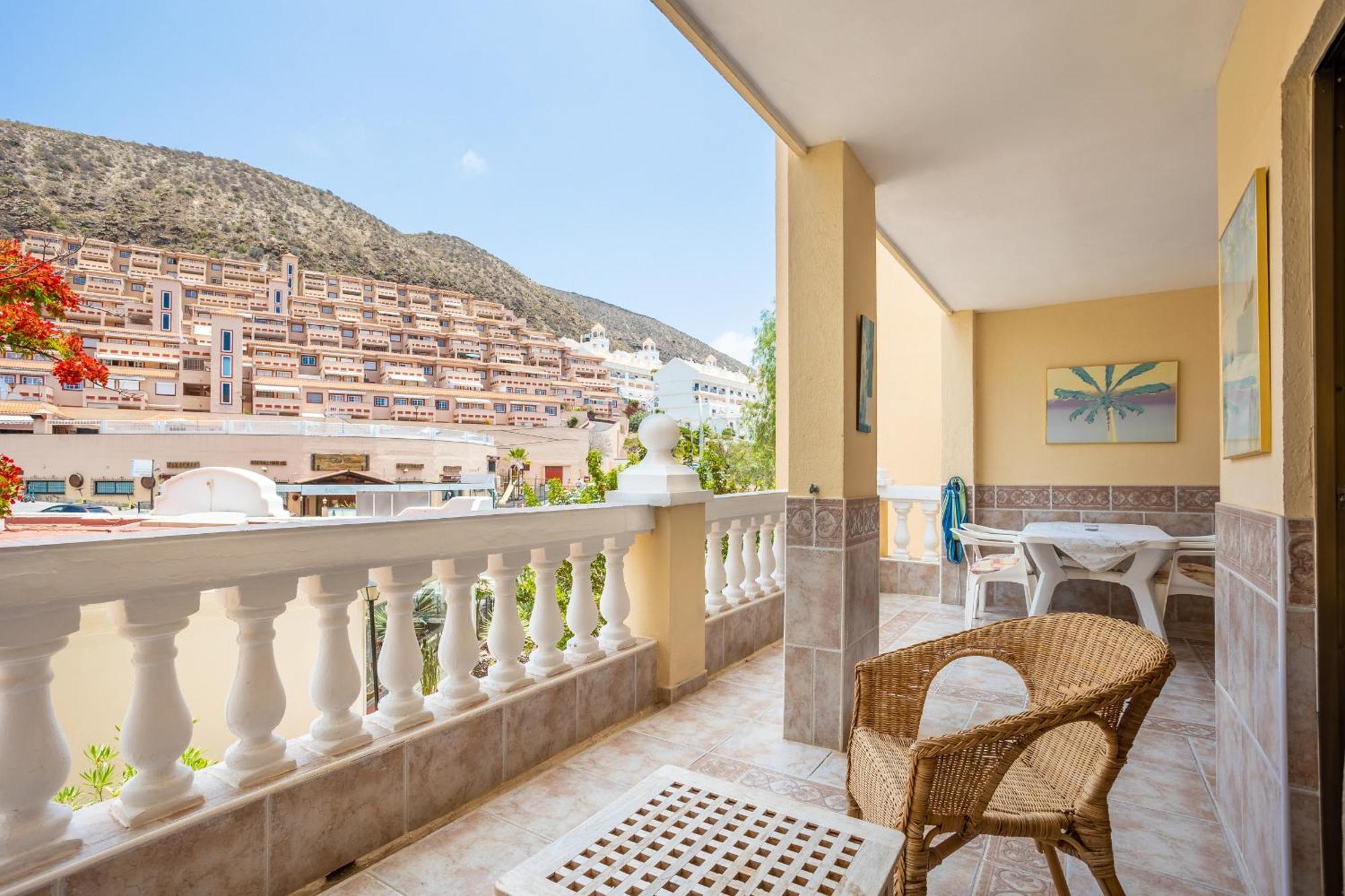 Castle Harbour Melanie'S Apartment By Lovetenerife لوس كريستيانوس المظهر الخارجي الصورة